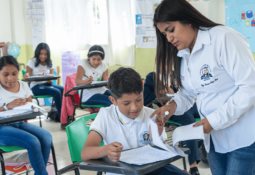 Lanzan convocatoria 2024 de "Maestros que Dejan Huella": el programa de innovación para profesores universitarios en México