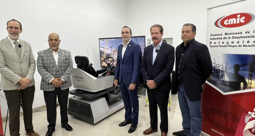 Presenta CMIC delegación Tijuana simulador Vortex Edge Max para operadores de maquinaria pesada