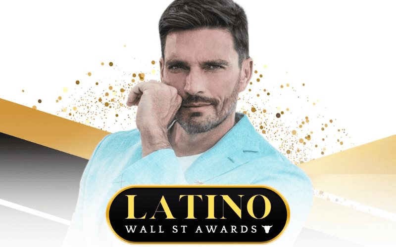 Julián Gil apoya la educación financiera en Latino Wall Street 2024