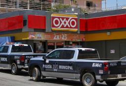 Hombre es ejecutado dentro de un Carls Jr.