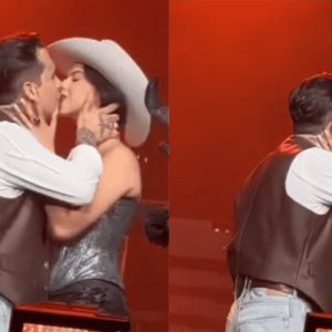 Christian Nodal y Ángela Aguilar se dan su primer beso público en el Auditorio Nacional