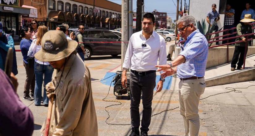 Supervisa alcalde Armando Ayala trabajos de mejoramiento urbano en el Distrito Centro Histórico