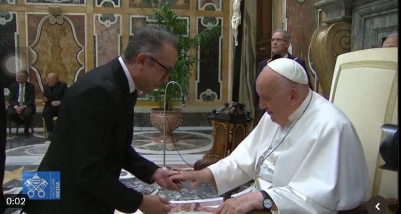 Chumel Torres se reunió con el Papa Francisco con otros comediantes