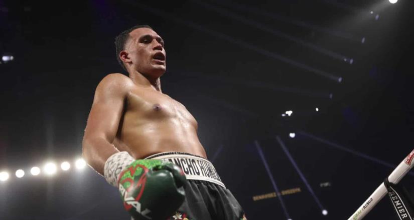 David Benavidez lanza nueva amenaza al Canelo Álvarez