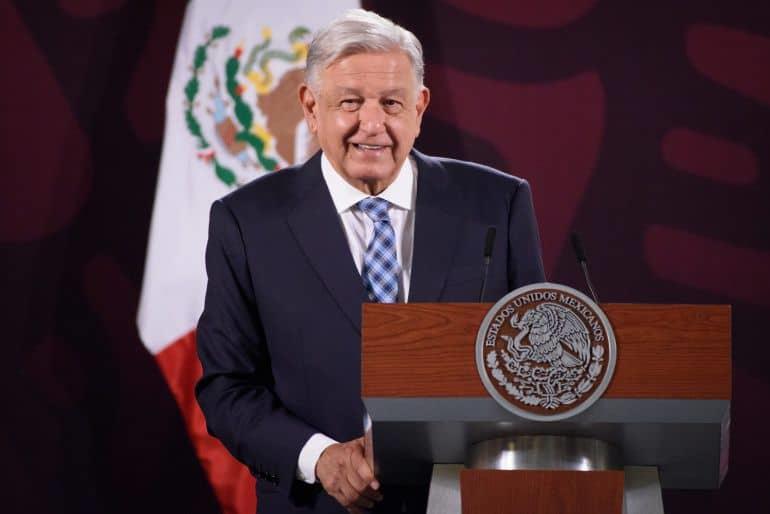 Es víctima de fuertes presiones y acoso: AMLO defiende a Samuel García