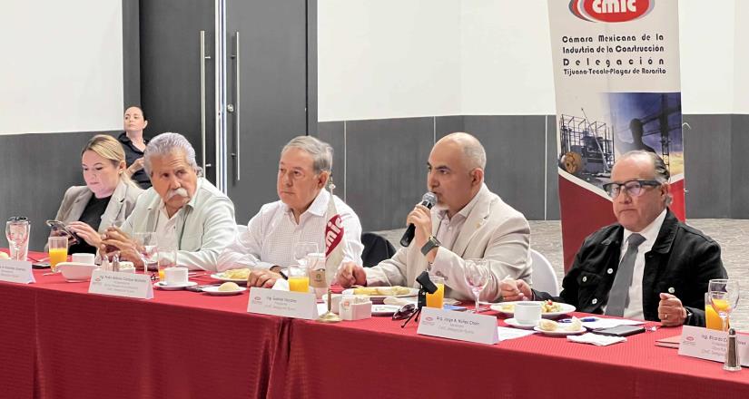 Busca CMIC aportar soluciones mediante comisiones mixtas