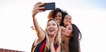 El mejor celular para tus selfies según tu estilo