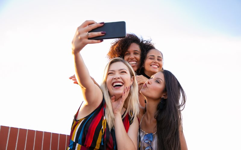 El mejor celular para tus selfies según tu estilo