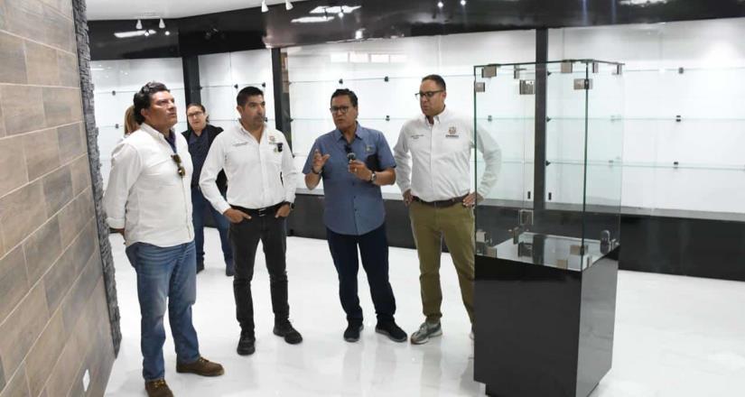 Recorre alcalde Armando Ayala instalaciones del Salón de la Fama