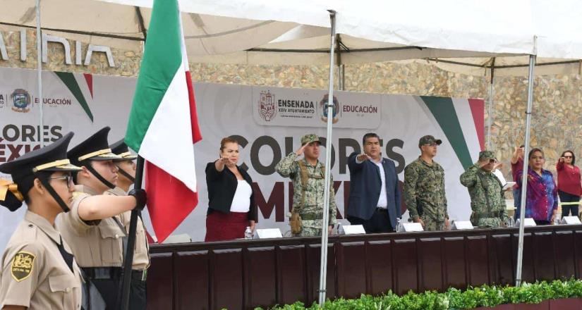 Gobierno de Ensenada premia a escuelas ganadoras del Concurso de Bandas de Guerra