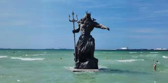Yucatecos piden la destrucción de estatua de Poseidón por temor a lluvias y huracanes