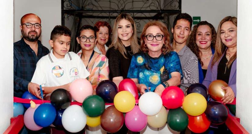 Exponen alumnos de Educación Especial obras en  "Pintando nuestros sueños"