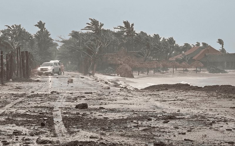 Beryl se degrada a tormenta tropical al cruzar Yucatán