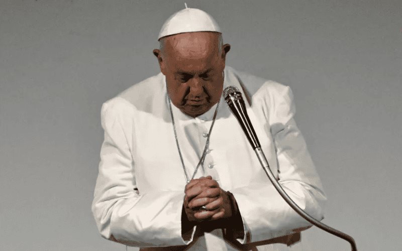 Papa Francisco condena bombardeos en hospital infantil de Ucrania y escuela de Gaza