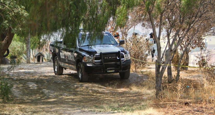 Hombre sin vida es localizado cerca de un barranco