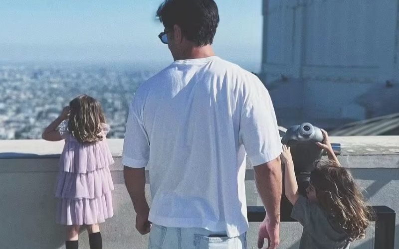 Ex de Ricky Martin presume sus vacaciones con Lucía y Renn