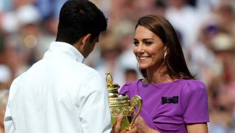 La Princesa de Gales Kate Middleton apareció durante el juego donde ganó Carlos Alcaraz en Wimbledon