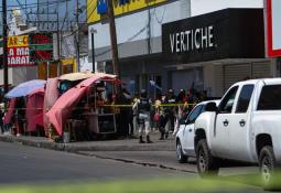 Policía Municipal captura a sujetos armados involucrados en robo a agencia de autos