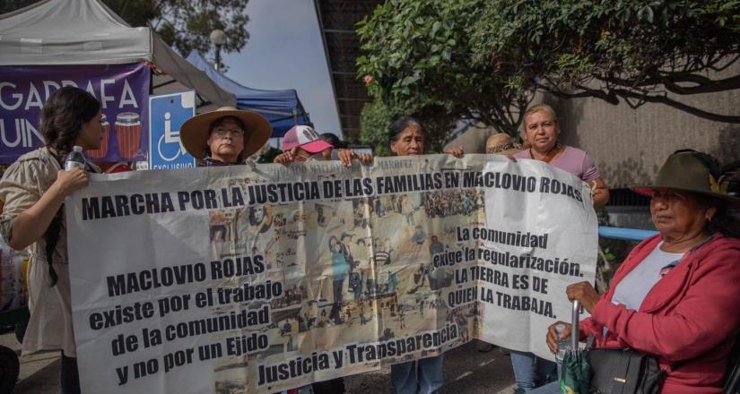 Pobladores de Maclovio Rojas protestan bloqueando el Ayuntamiento