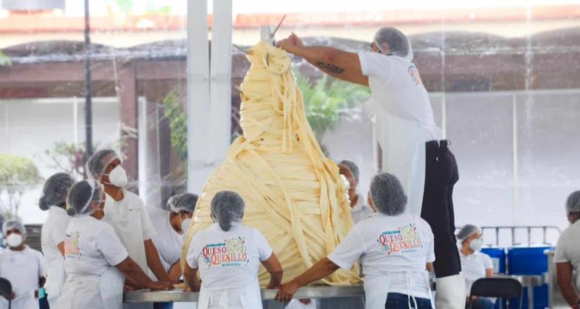 Oaxaca rompe Récord Guinness del quesillo más grande del mundo