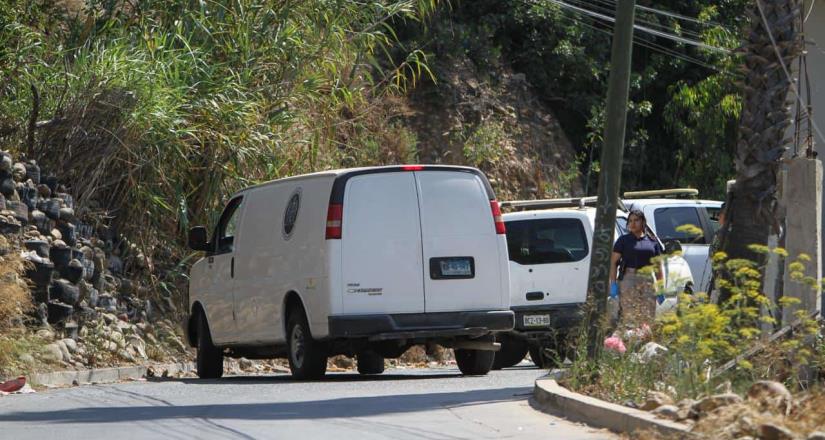 Encuentran a pareja sin vida al interior de una camioneta en la colonia Los Altos 