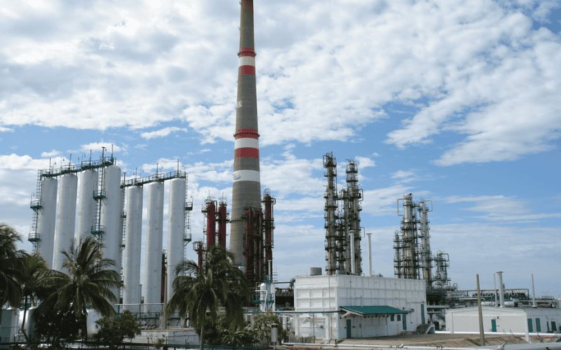 Rusia considera construir refinería de petróleo en Cuba