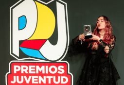 iZaak enciende Premios Juventud con una actuación inolvidable de BBY BOO