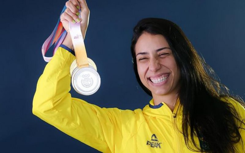 Ana Carolina Vieira , nadadora de Brasil es expulsada de los juegos olímpicos 2024