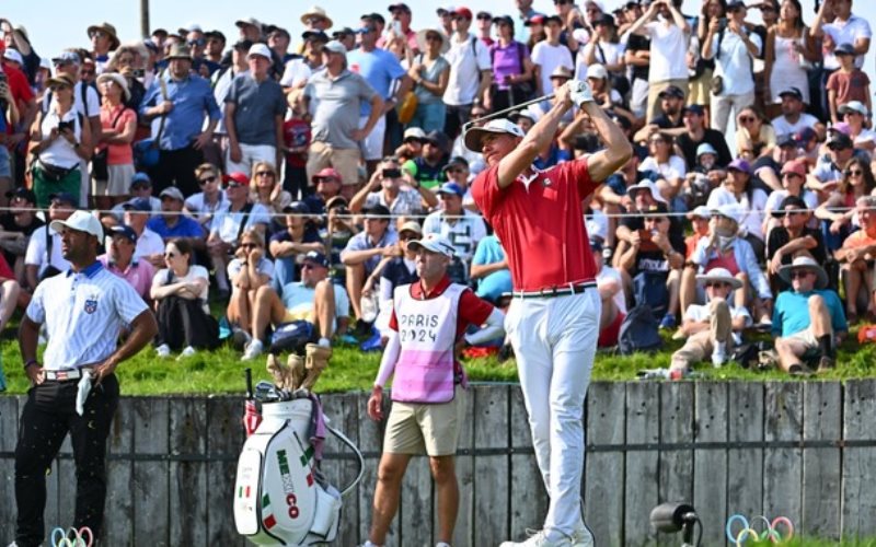 Carlos Ortiz se mantiene en el top 20 del golf en Juegos Olímpicos