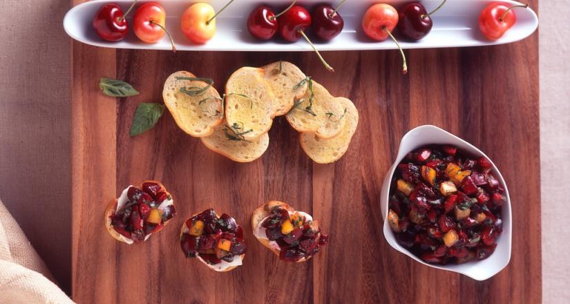 Antojos de verano: 2 aperitivos con cerezas para un picnic perfecto