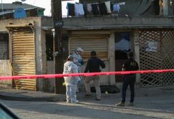 Mujer ultima a empleada de una tienda de abarrotes en el Centro