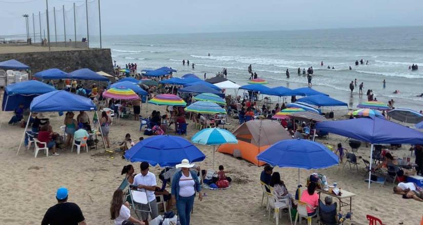 Tienen playas locales casi 11 mil visitantes de jueves a sábado