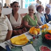 Reinas se reúnen para conmemorar la tradición del Club Cigüeñas en su 80 aniversario de tradición