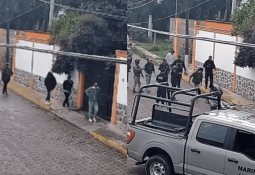 Cae árbol sobre taxi en Xalapa, Veracruz; hay 2 lesionados