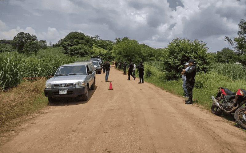 Hallan a hombre degollado y con huellas de tortura en Hueyapan de Ocampo