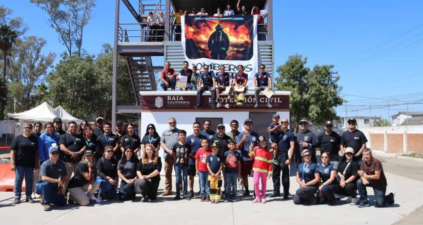 Demuestran elementos de bomberos su valor en competencia estatal