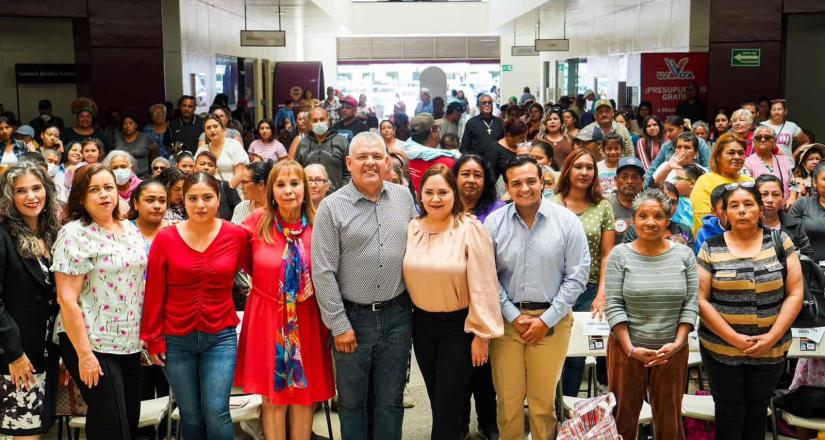 Entrega Gobierno de Ensenada apoyos sociales por casi 500 mil pesos