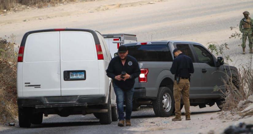 Cuerpo es arrojado de un vehículo en el bulevar 2000