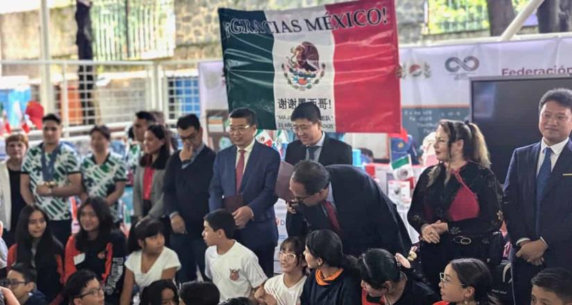 China y México Unidos por la Educación: Realizan Importante Donativo a la SEP