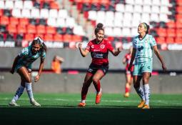 Xoloitzcuintles ganan en el Caliente con gol histórico