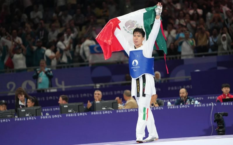 Le da plata Luis Mario Nájera a México en para taekwondo de París 2024