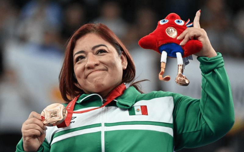 Extiende legado Amalia Pérez con bronce en para powerlifting