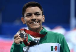 Ángel Camacho consigue su tercera medalla en París 2024