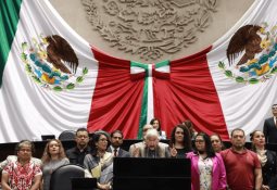 Max García toma protesta como senador de la República por Baja California.