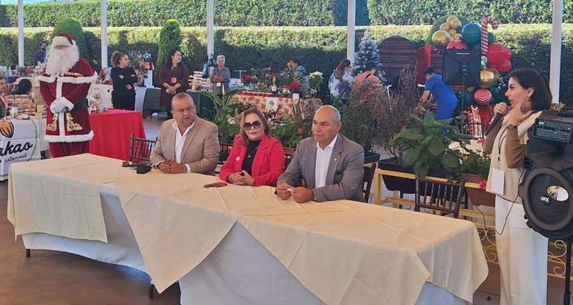 Participan empresarios en la Montaña de Juguetes de DIF Municipal